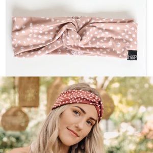 Set of 2 twist headbands